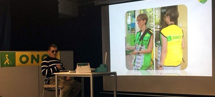 imagen de agente vendedor en el taller