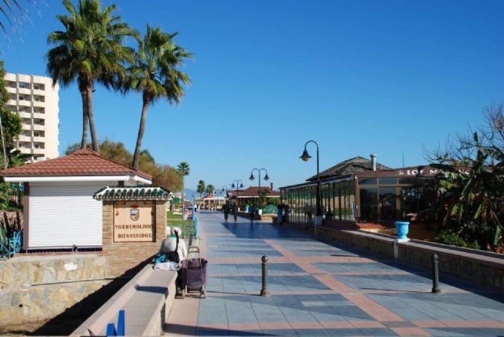 imagen del paseo marítimo de torremolinos
