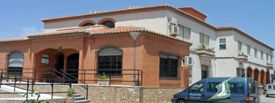 fachada residencia beato medina olmos de guadix