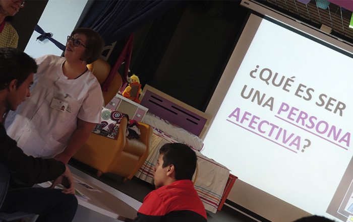 Lola ama lo que hace ayudando a personas dependientes