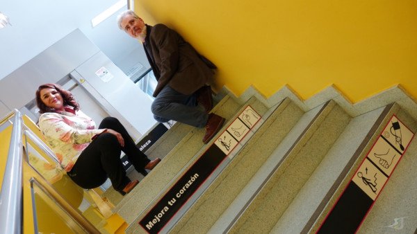 Poniendo mensajes en las escaleras